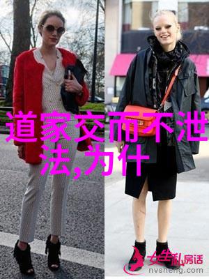 书法小楷我手中握着毛笔你看这墨汁在纸上轻轻一洒就像夏日里的细雨一样顺畅而又自然
