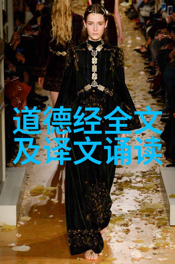 同桌的手探到我的衣服里-隐秘的触感与未知的恐惧